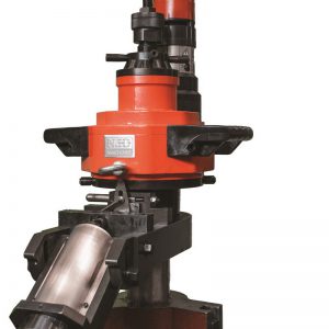 CLAMPING IN PIPE AXIS, AUTOMATIC FEEDING